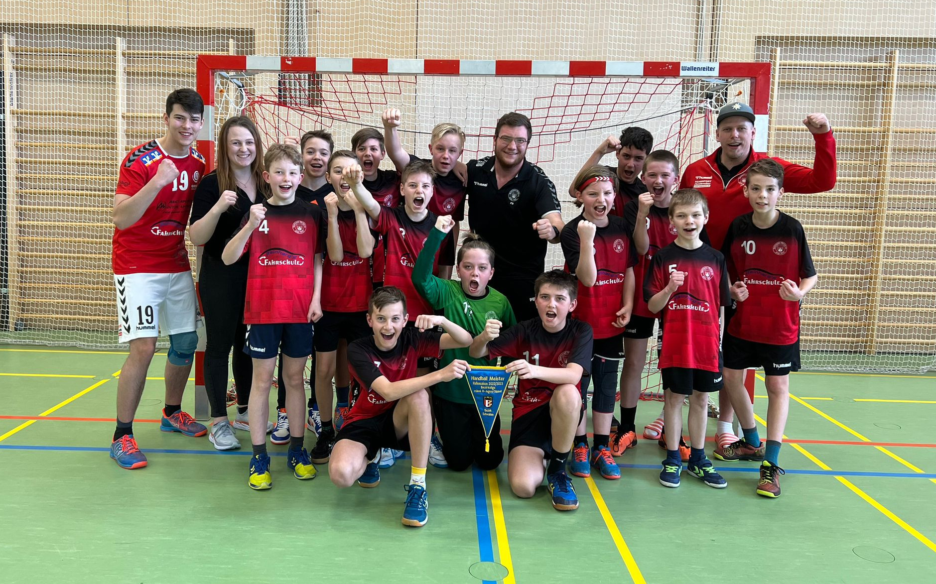 1234 - die Saison gewannen wir, 5678 die Gegner wurden platt gemacht!